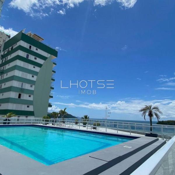 Apartamento fantástico com linda vista lateral do mar
