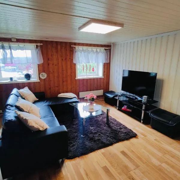 Separate floor in a private house with a private entrance, hotel in Egersund