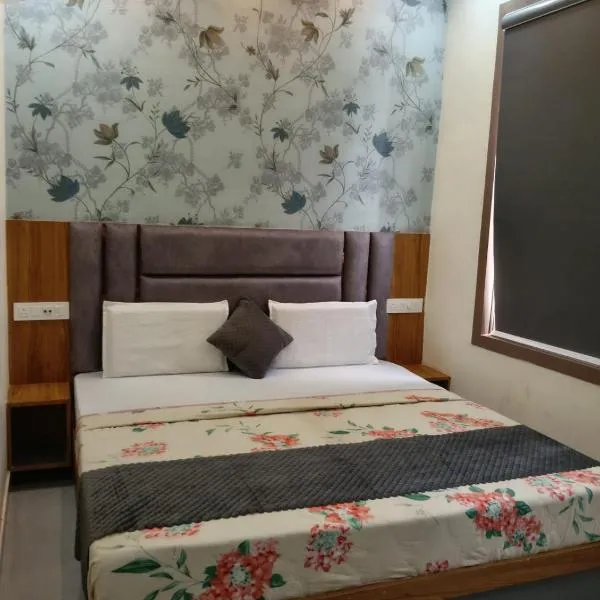 Grey stone stays-150 meters From Golden Temple, hotel in Amritsar
