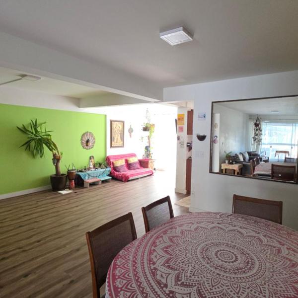 Belo apartamento compartilhado beira mar no centro de BC - Foto 4