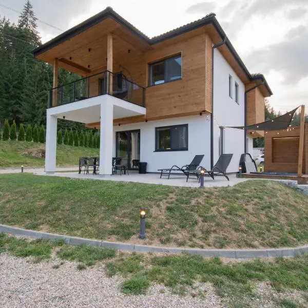 Hyggemate - Nordic Villa with Sauna & Jacuzzi Retreat, hotel in Sarnitsa