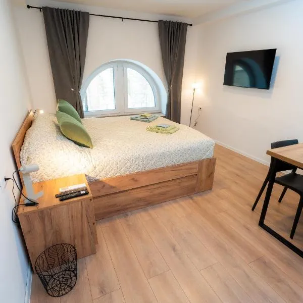 Soulhaus Sarajevo - Boutique Apartments, First Floor, City Center، فندق في سراييفو