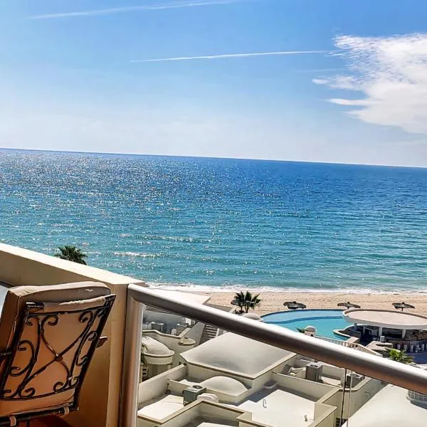 Beachfront Condo on Sandy Beach, Las Palmas Resort, 24hrs Security, Free Parking, Free Wi-Fi, hotel in Puerto Peñasco