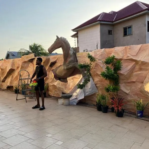 Direct Humez, hotel in Accra