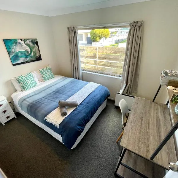 Papamoa Two Rooms & Kitchenette - Dogs welcome, hotel in Papamoa