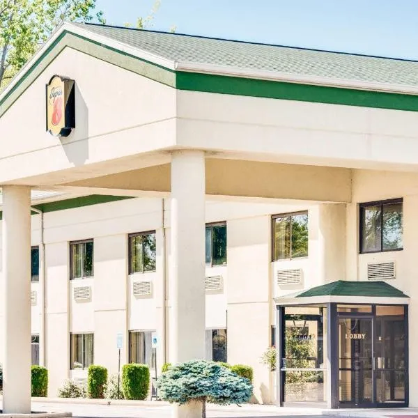 Super 8 by Wyndham Port Clinton, hotel in Port Clinton