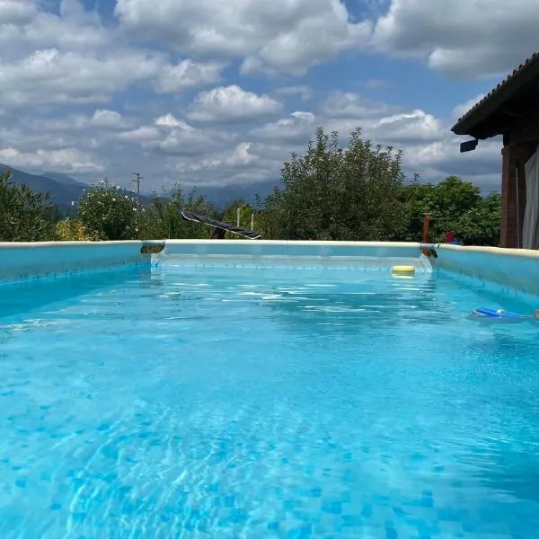 Orto del pettirosso, hotel in Front