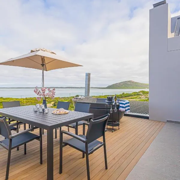 The Shark Bay Villas, hotell sihtkohas Langebaan