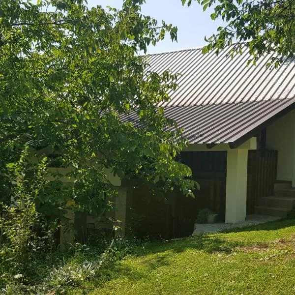 Mirni kutak, hotel di Donje Pazarište