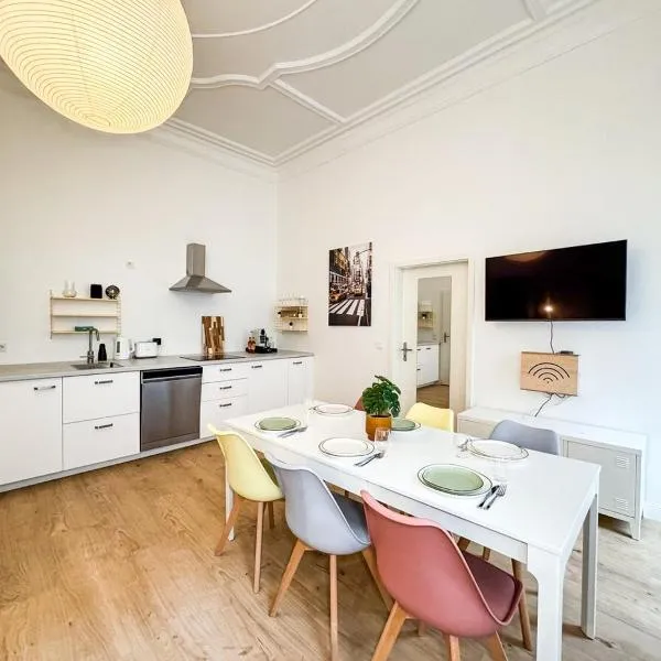 Great 2-room apartment Palace Charlottenburg, hotel em Berlim