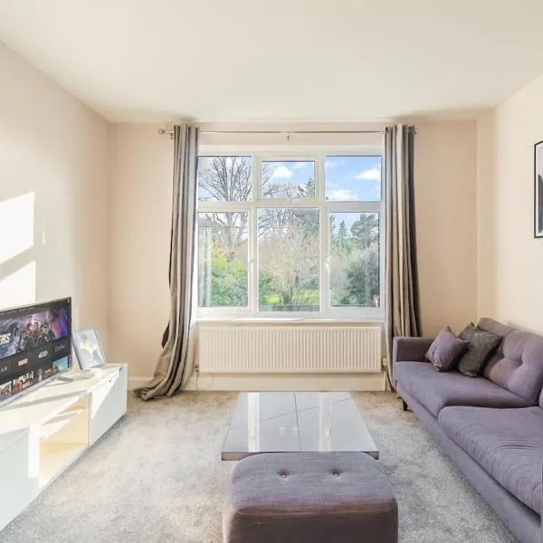 Ascot Racecourse Apartment - Free Parking - By Tempstay, ξενοδοχείο στο Άσκοτ