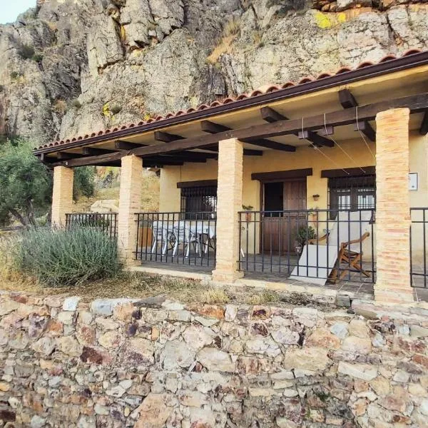 Casa Rural Mar de Encinas, hotel din Cabañas del Castillo