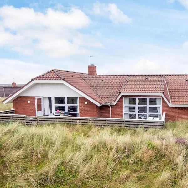 5 star holiday home in Ringkøbing, hotel u gradu 'Ringkøbing'