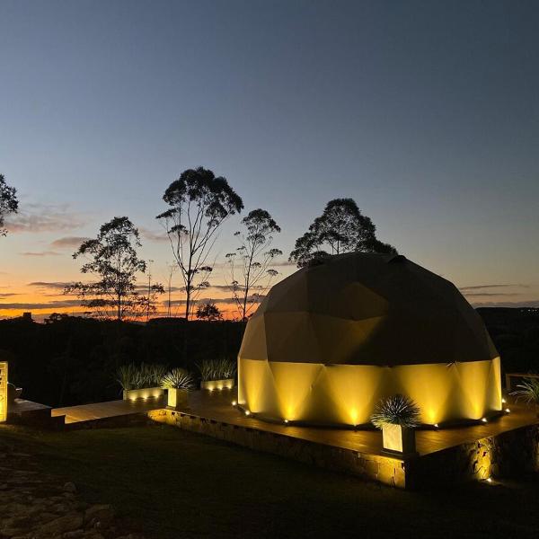 Domo nas Alturas! Lareira, Hidro e Céu Estrelado