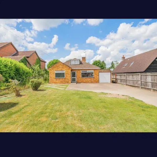 Kirkar Bungalow Garden Andover, hotel in Penton Mewsey