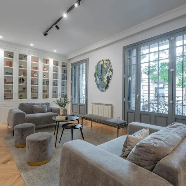 Espectacular piso en Madrid en la Milla de ORO，位于马德里的酒店