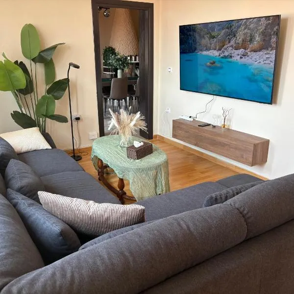 Relax & Sunshine - Modern 2BR Apartment, 100m2, nature view, 30 min from San Teodoro - Ideal for families, groups & Smartworkers, ξενοδοχείο σε Berchidda