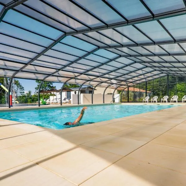 Camping Aubigny-Les Clouzeaux, hotel in Aubigny