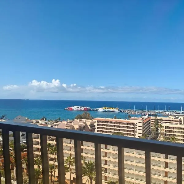 Los Cristianos Ocean View Suite 2 bedrooms, hotel in Los Cristianos