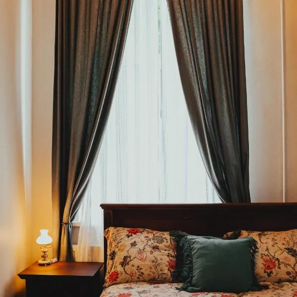 Bērzgala Viesu Nams, hotel in Stradi