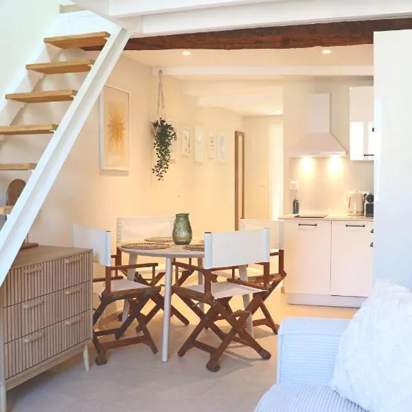 New! Beach Escape in Old Antibes, Hotel in Antibes