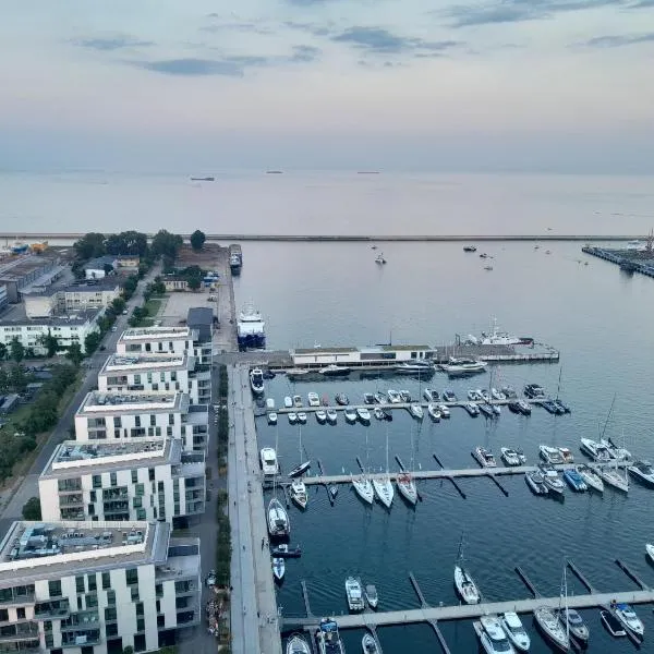 SEATOWERS PANORAMIC PENTHOUSE! SEA & CITY VIEWS from Glass Corner SKY TRIANGLE on 28 TOP Floor! Terrace! Short & Long Stay! Parking! Sailing in the heaven feels like a King!、グディニャのホテル