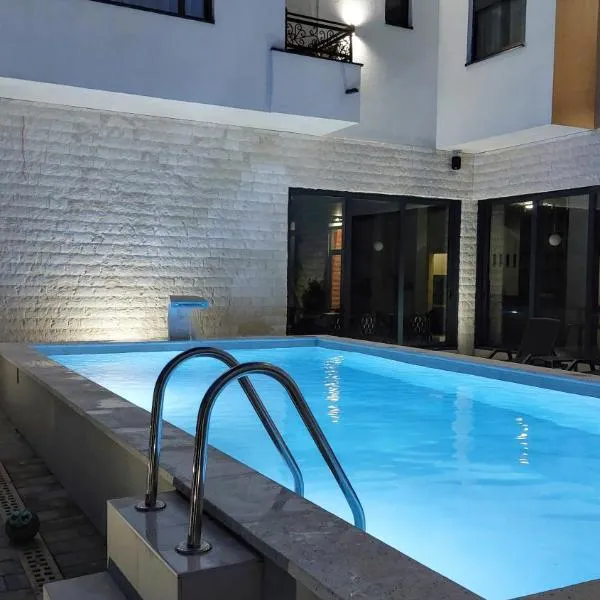 POOL RESORT Vila Lena - Lux residence apartman 5, hôtel à Vrdnik
