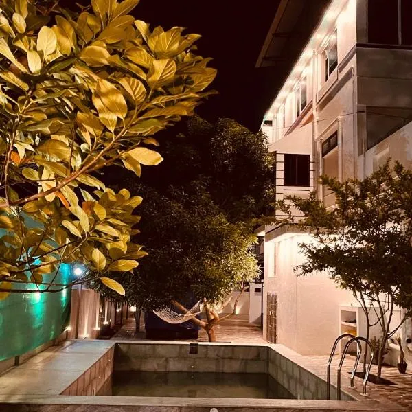 Saro Luxury - sea view, hotel in Puducherry