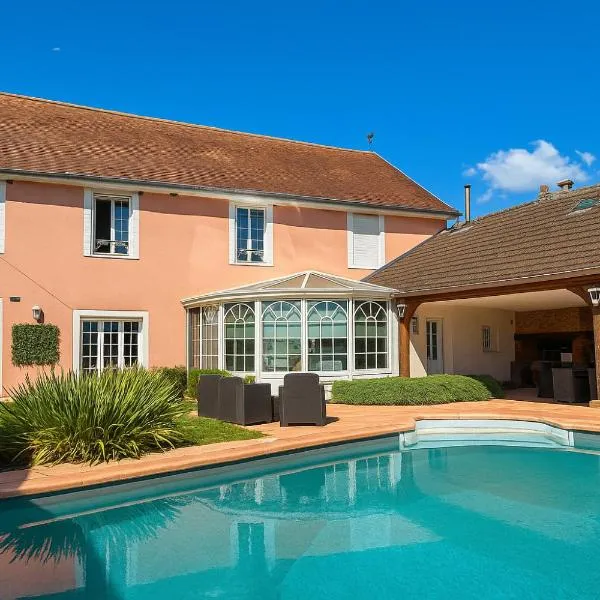 Champagne Therapy Demeure de charme avec piscine et SPA - 7 chambres, hotel em Saint-Martin-dʼAblois