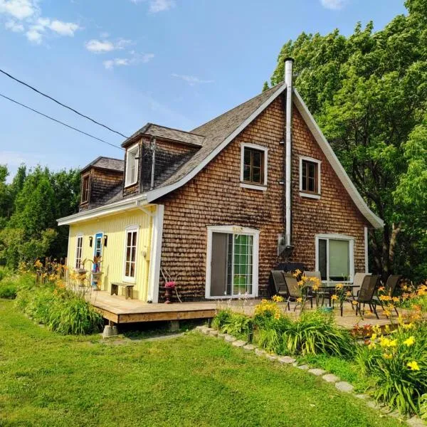 La Maison Jaune, hotel en Saint Francois De I'lle d'Orleans