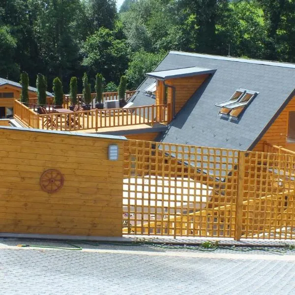 Chalets under Falcon Ridge, hotel u gradu Česká Ves