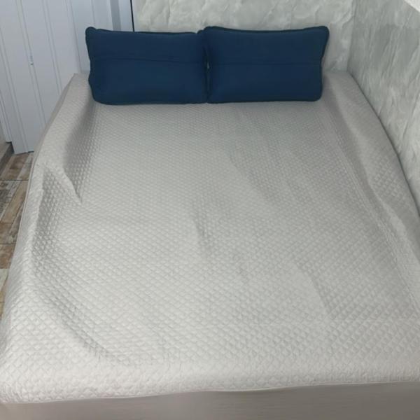 Quarto PRIVADO banheiro compartilhado em Foz piscina wifi cozinha e AR