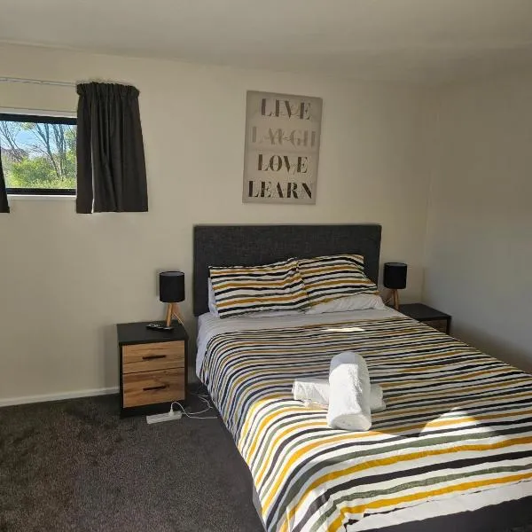 House by the golf course, hotel in Christchurch