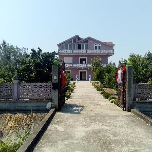 Villas Elena for Rent best view Durres city, hotel em Shijak