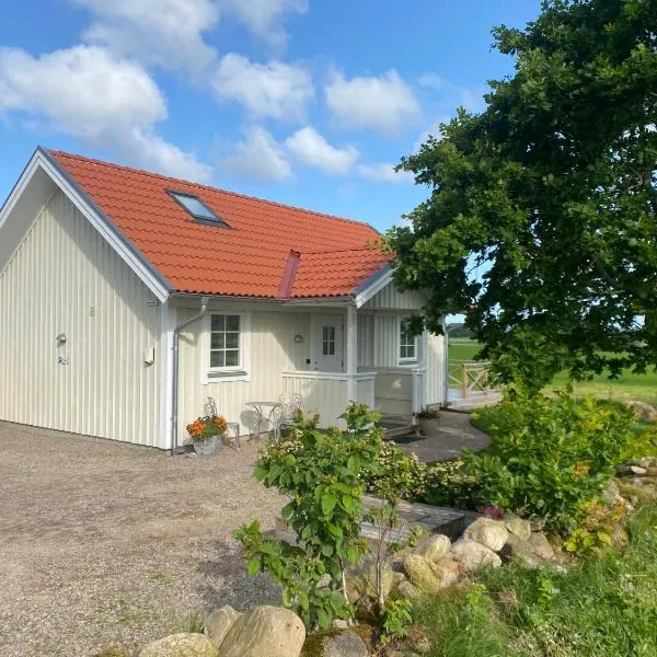 Hansingastugan Bed and Kitchen Guesthouse, hotel in Varberg