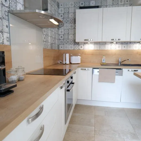 Nid Normand building 1620 - 4 bedrooms - hyper center, hotel em Pont-Audemer