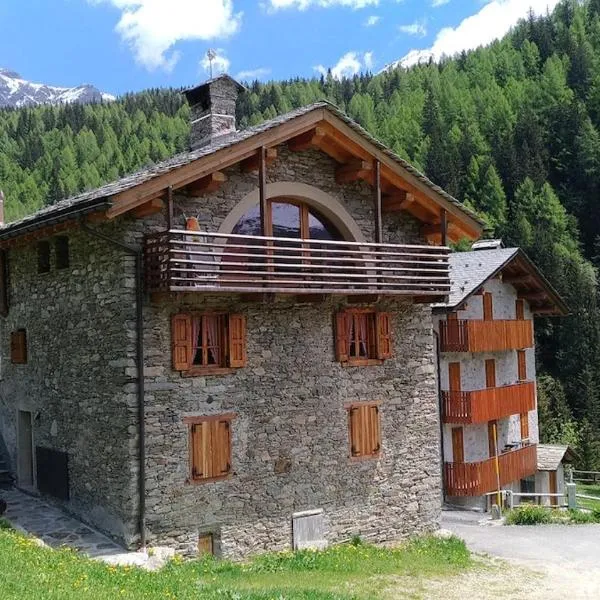 VERO RUSTICO ALPiNO – hotel w mieście Madesimo