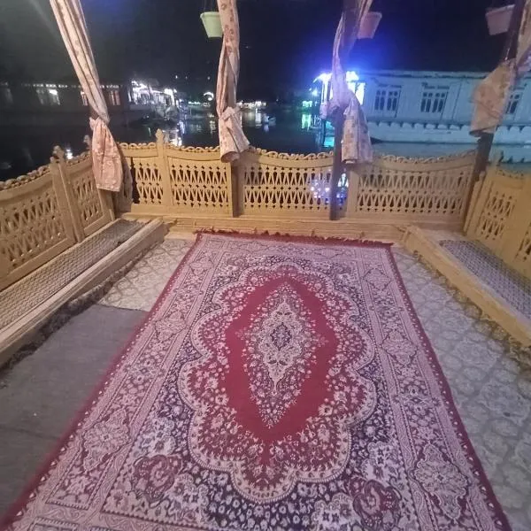 Kashmir View group of Houseboat, hotel in Srinagar