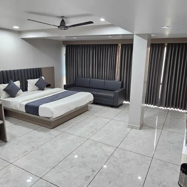 R K Villa HOTEL, hotel en Ahmedabad