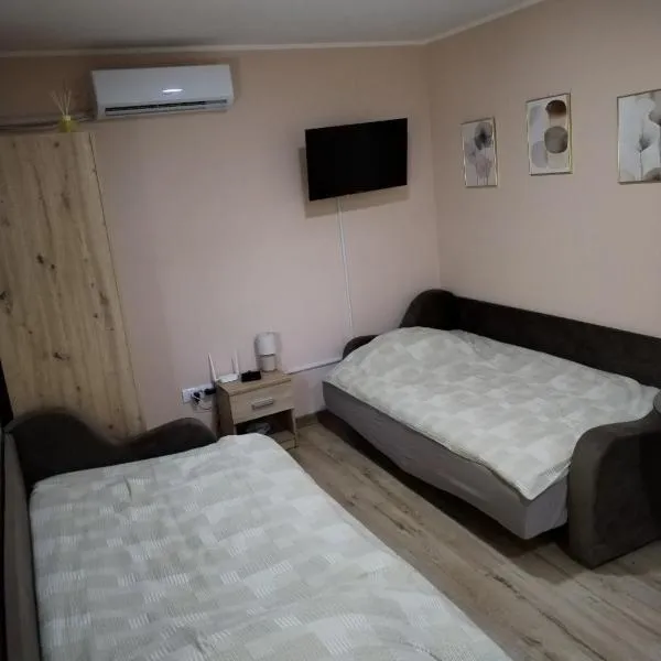 Studio Lejla, hotel a Kula