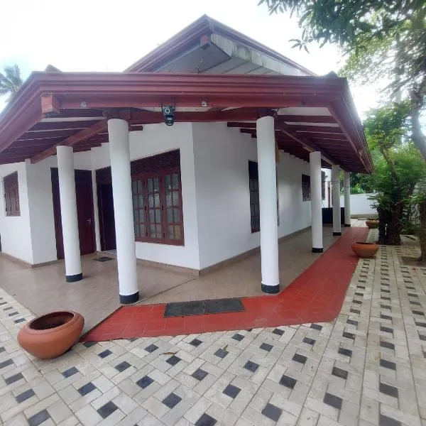 Breeze Blows- Solitude Holiday Home, hotel in Matara