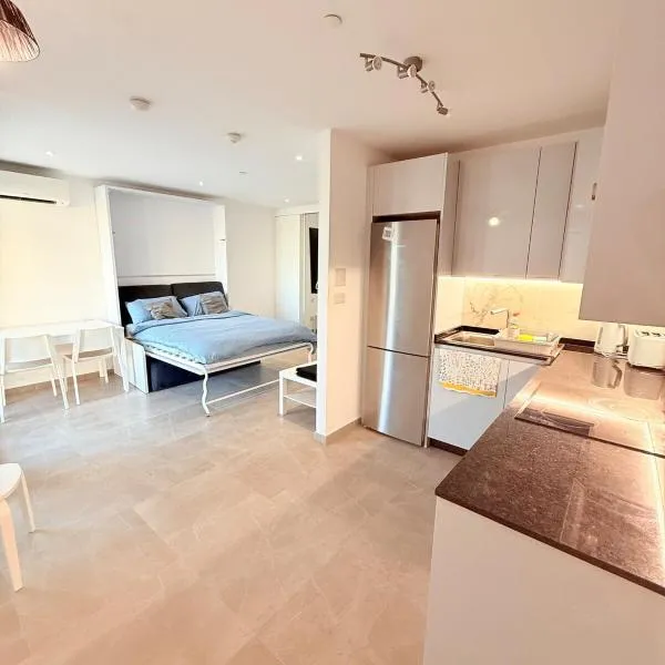 E1 Simple Apartment, Hotel in Gibraltar