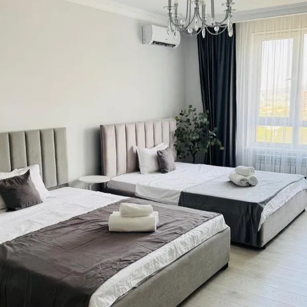 1835 Rams City Mountain View Apartment, hotel a Almaty