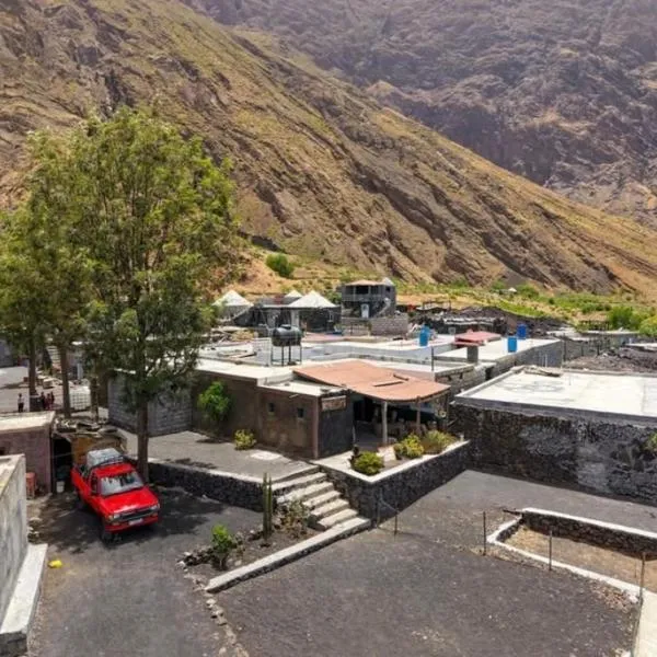 Pensão CasaDanilo, hotel en Portela