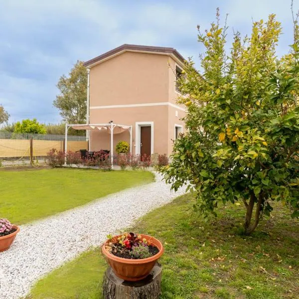 Affittacamere il vecchio fienile, hotel in Ameglia