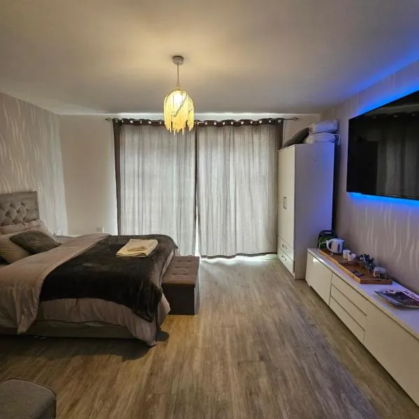 Bright spacious room in Manningtree, hotel in Manningtree
