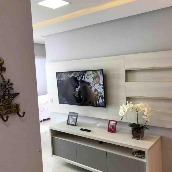 Belíssimo apartamento em condomínio bem localizado