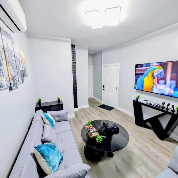 Newly renovated luxury 3BR Condo! 30 mins to NYC, hotel di Jersey City