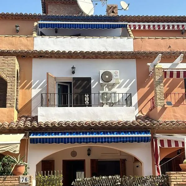 Villa Solmar, hotel en Los Alcázares