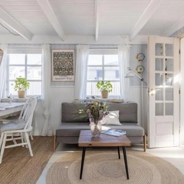 Cozy summer cottage in Hasmark، فندق في Otterup